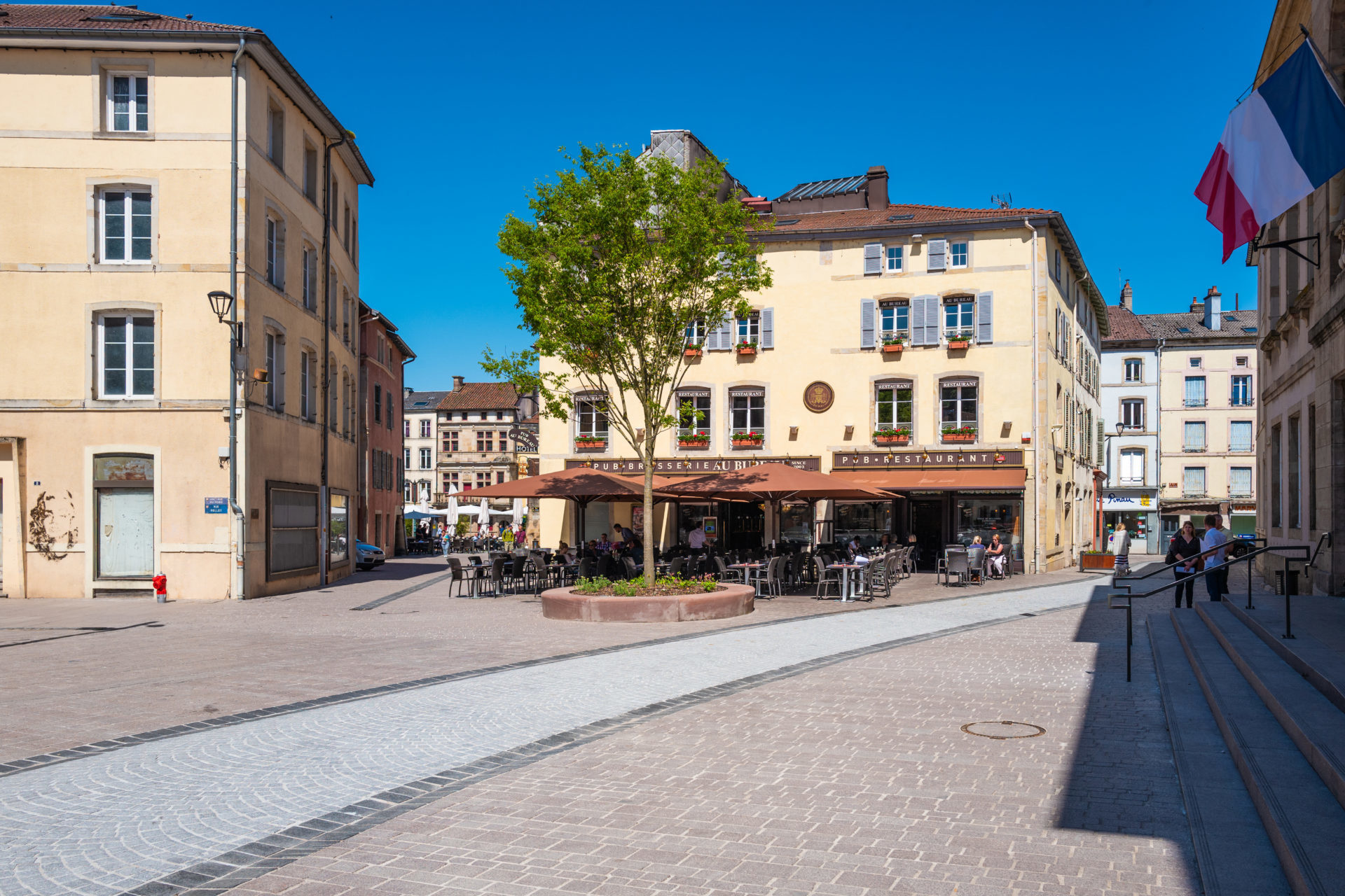 Au Bureau - Exterieurs - 01