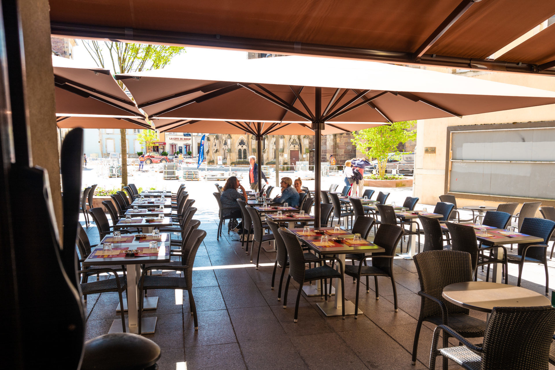 Au Bureau - Exterieurs - 03