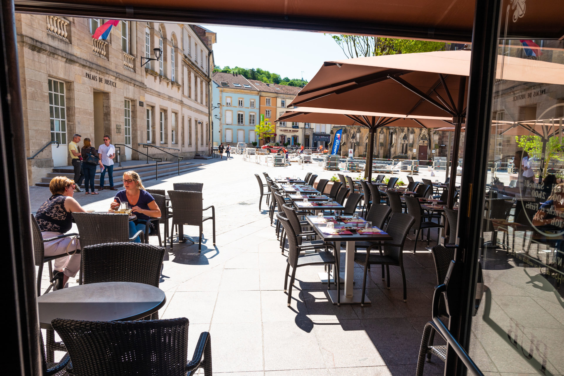 Au Bureau - Exterieurs - 04